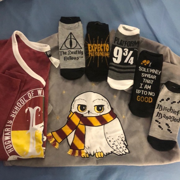 Tops - Harry Potter Shirt & Sock Bundle